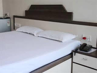 Hotel Madhuban Mahābaleshwar Eksteriør billede
